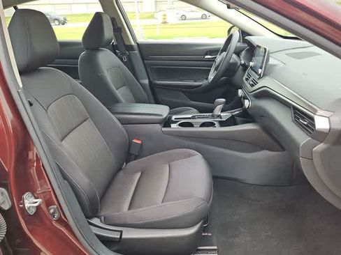 Used 2024 Nissan Altima 2.5 SV FWD image 18