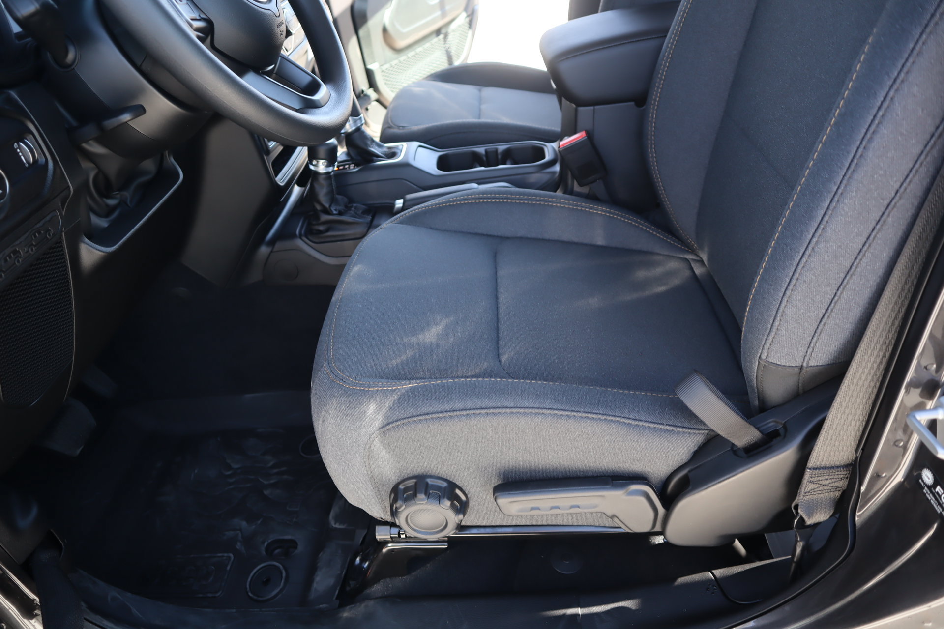 New 2026 Jeep Gladiator Sport AWD/4WD image 10