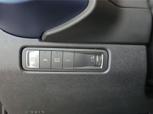 Used 2024 Chevrolet Equinox EV LT AWD/4WD image 25