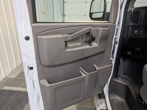Used 2025 GMC Savana 2500 w/ Driver Convenience Package RWD image 8