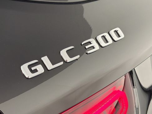 Used 2022 Mercedes-Benz GLC 300 image 9