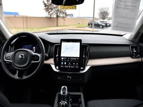 Certified 2025 Volvo XC90 B6 Plus image 14