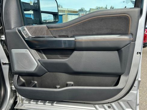 Used 2024 Ford F350 Platinum w/ Tremor Off-Road Package AWD/4WD image 25