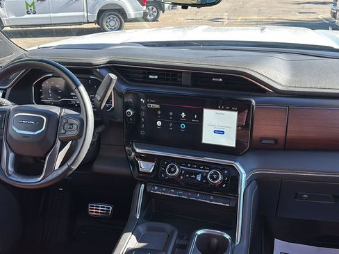 Certified 2025 GMC Sierra 2500 Denali Ultimate image 26