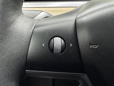 Used 2024 Tesla Model Y Long Range image 30