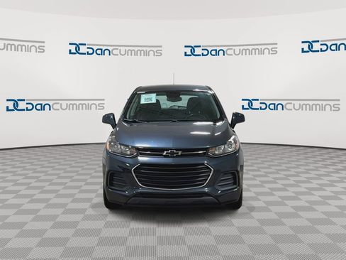 Used 2021 Chevrolet Trax LS FWD image 3