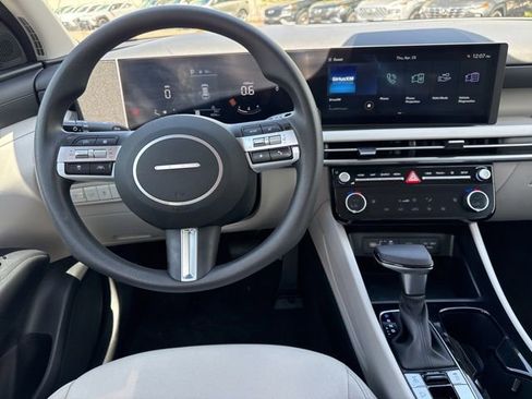 Used 2026 Hyundai Tucson SEL AWD/4WD image 23