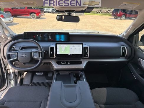 Used 2025 Ford Expedition Active AWD/4WD image 23