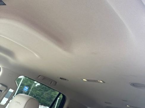 Used 2017 GMC Yukon Denali AWD/4WD image 6
