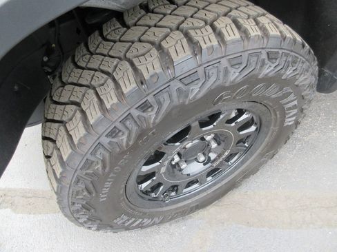 Certified 2025 GMC Sierra 1500 AT4X w/ AT4X AEV Edition AWD/4WD image 14
