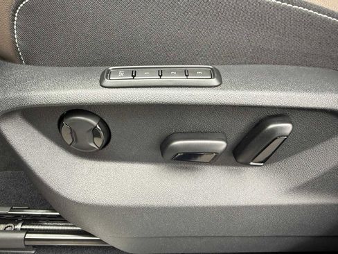 New 2026 Volkswagen Atlas SEL image 8