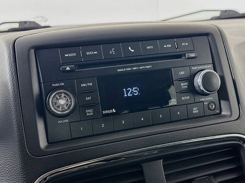 Used 2016 Dodge Grand Caravan SE w/ Quick Order Package 29E SE image 14