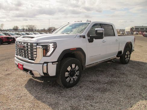 New 2026 GMC Sierra 2500 Denali w/ Denali Reserve Package image 11