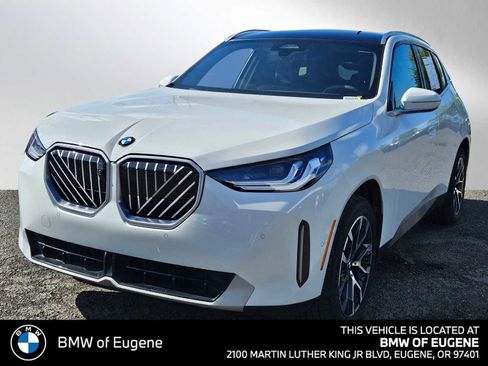 Used 2025 BMW X3 xDrive30i w/ Premium Package AWD/4WD image 7