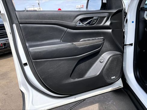 Used 2020 GMC Acadia SLT image 22