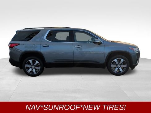 Used 2020 Chevrolet Traverse LT w/ LT Premium Package image 8