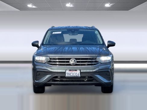 Used 2023 Volkswagen Tiguan SE image 5