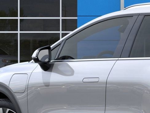 New 2026 Chevrolet Equinox EV LT image 12