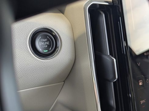 New 2026 GMC Acadia Denali w/ Super Cruise Package image 23