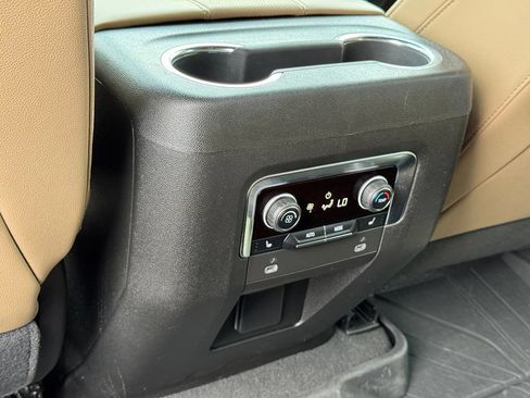 Used 2023 Chevrolet Tahoe Premier AWD/4WD image 40