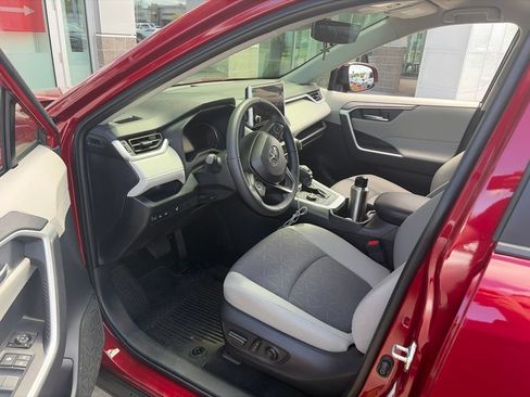 Used 2025 Toyota RAV4 XLE w/ Weather Package AWD/4WD image 9