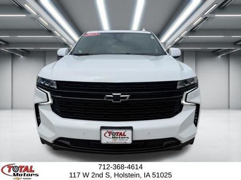 Used 2023 Chevrolet Suburban RST AWD/4WD image 3
