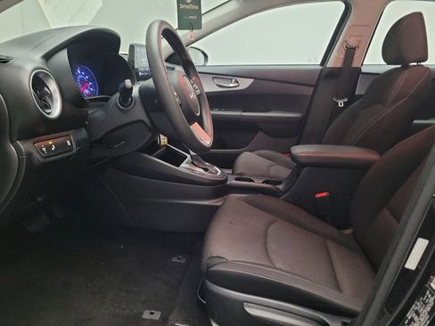 Used 2023 Kia Forte LXS w/ LXS Technology Package FWD image 17