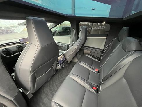 Used 2024 Tesla Cybertruck AWD Crew Cab image 19