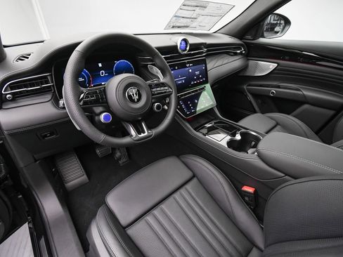 New 2025 Maserati Grecale Modena image 12