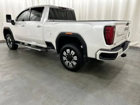 Used 2025 GMC Sierra 2500 Denali w/ Denali Reserve Package AWD/4WD image 3