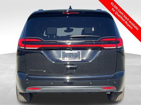 New 2026 Chrysler Pacifica Select w/ S Appearance Package image 30