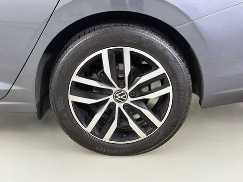 Used 2025 Volkswagen Jetta SE FWD image 32
