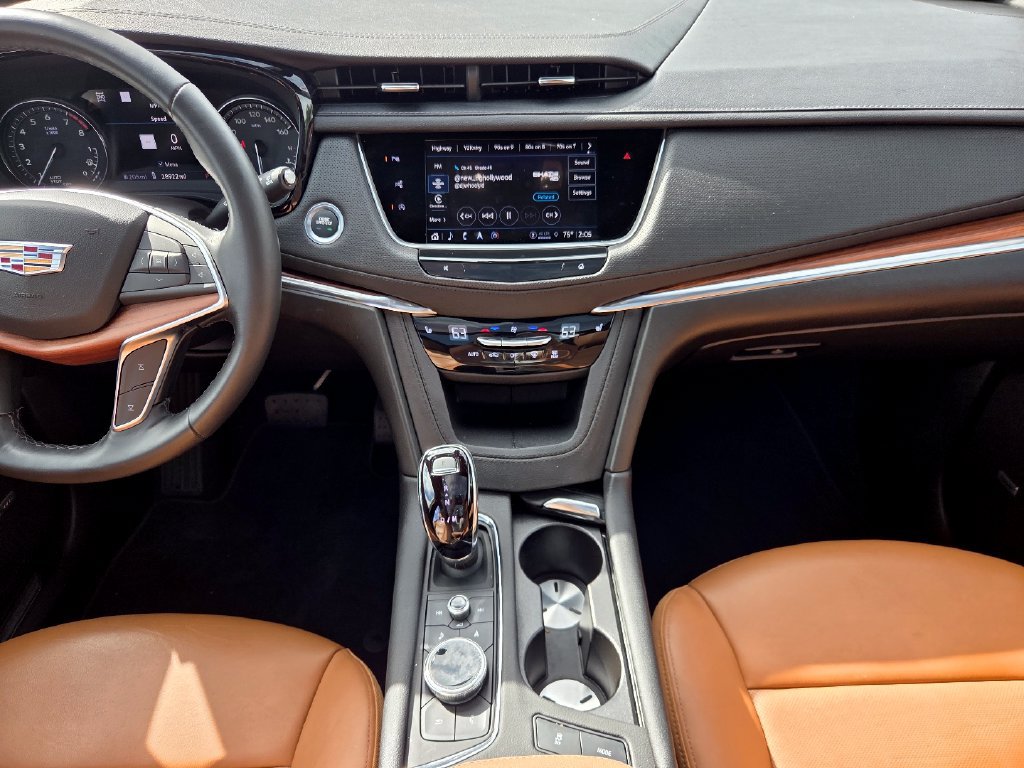 Used 2024 Cadillac XT5 Premium Luxury w/ Technology Package AWD/4WD image 15