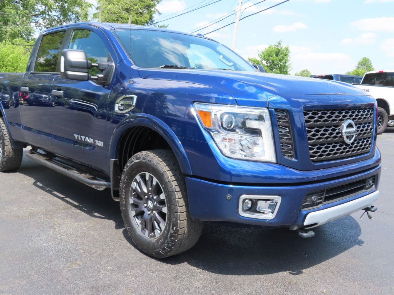 Used 2019 Nissan Titan PRO-4X w/ Pro-4x Convenience Package AWD/4WD image 25