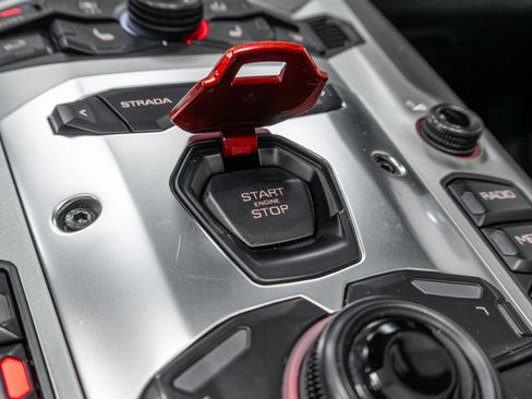 Used 2015 Lamborghini Aventador LP 700-4 image 77