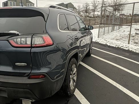 Used 2019 Jeep Cherokee Latitude Plus w/ Trailer Tow Group image 5