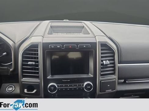 Used 2018 Ford Expedition Max XLT w/ Equipment Group 202A AWD/4WD image 15