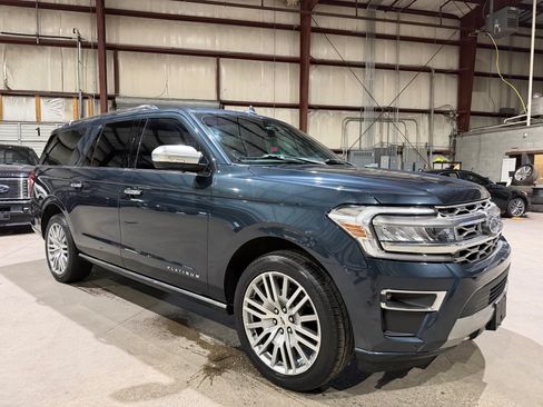 Used 2022 Ford Expedition Max Platinum AWD/4WD image 2