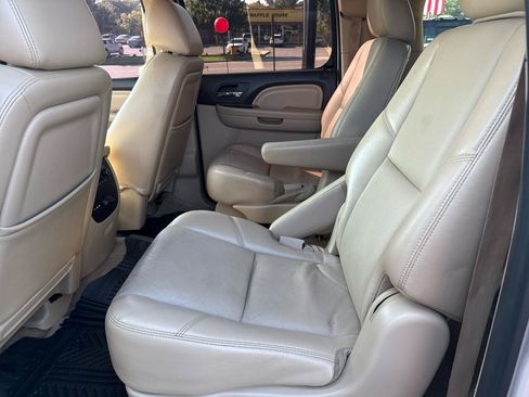 Used 2011 GMC Yukon XL Denali AWD/4WD image 13