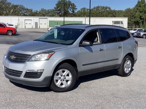 Certified 2017 Chevrolet Traverse LS image 4