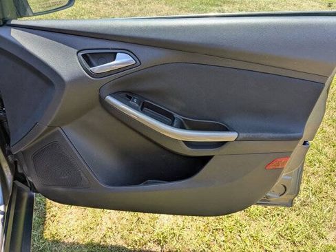 Used 2012 Ford Focus SEL FWD image 33