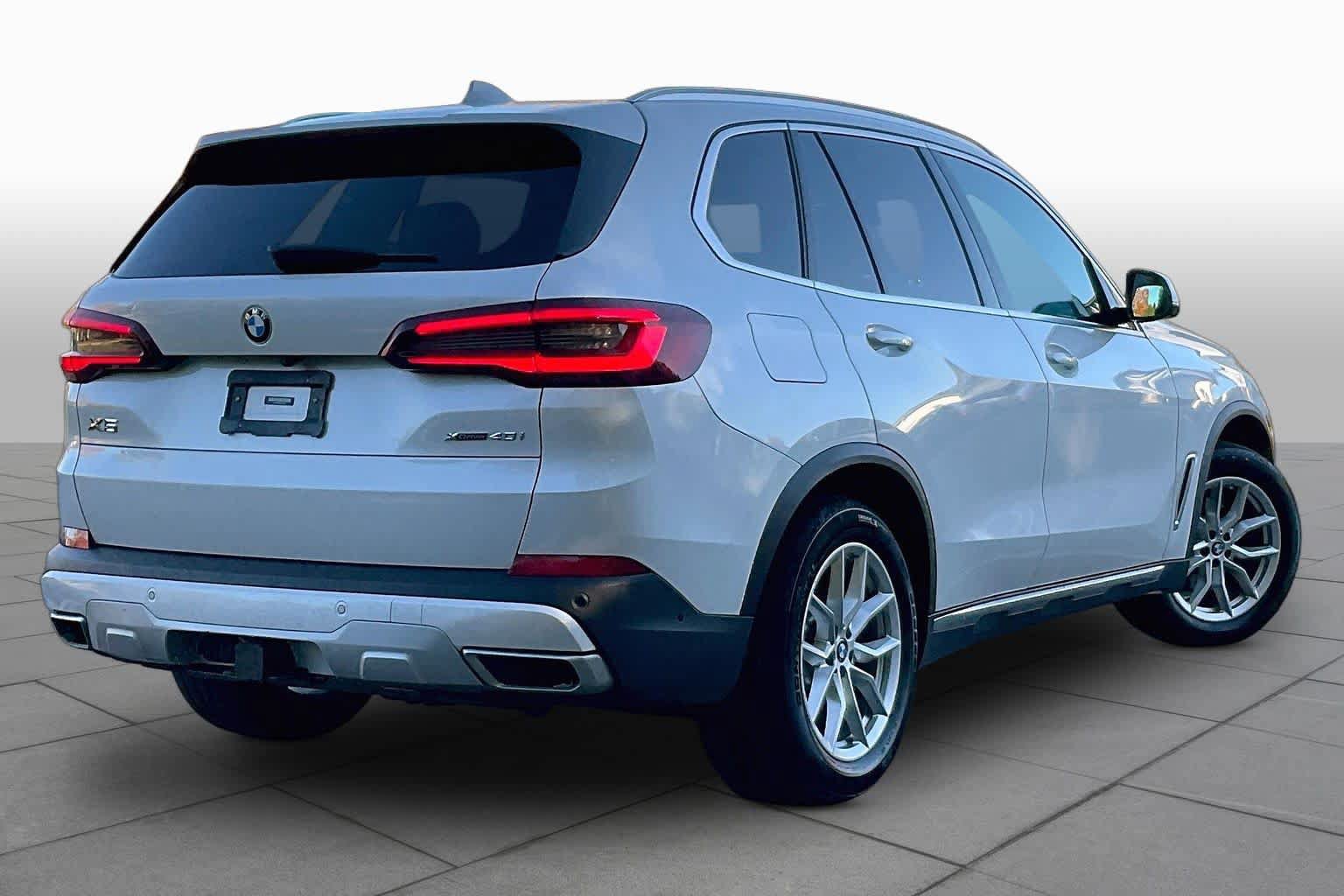 Used 2022 BMW X5 xDrive40i w/ Luxury Seating Package AWD/4WD image 12