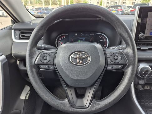 Used 2025 Toyota RAV4 XLE image 9