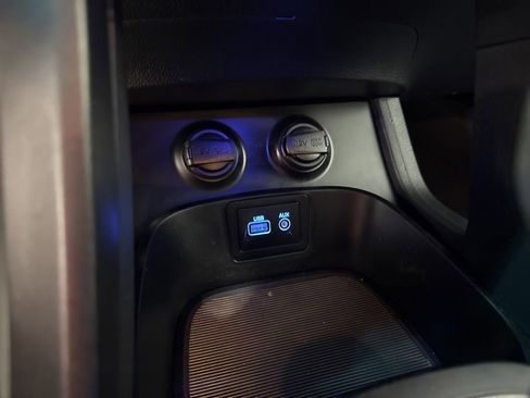 Used 2018 Hyundai Santa Fe Sport FWD image 15