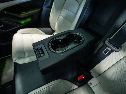 Used 2021 Porsche Taycan 4S image 56