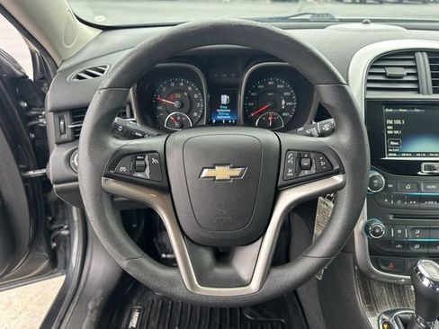 Used 2016 Chevrolet Malibu LT image 6