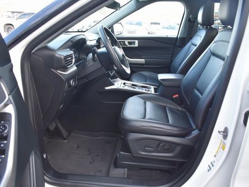 Used 2023 Ford Explorer XLT w/ Equipment Group 202A image 13