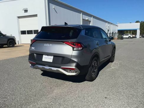 Used 2024 Kia Sportage LX image 8