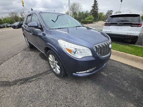Used 2014 Buick Enclave Leather w/ Trailering Provision Package FWD image 2