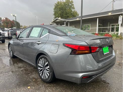Used 2024 Nissan Altima 2.5 SV image 5